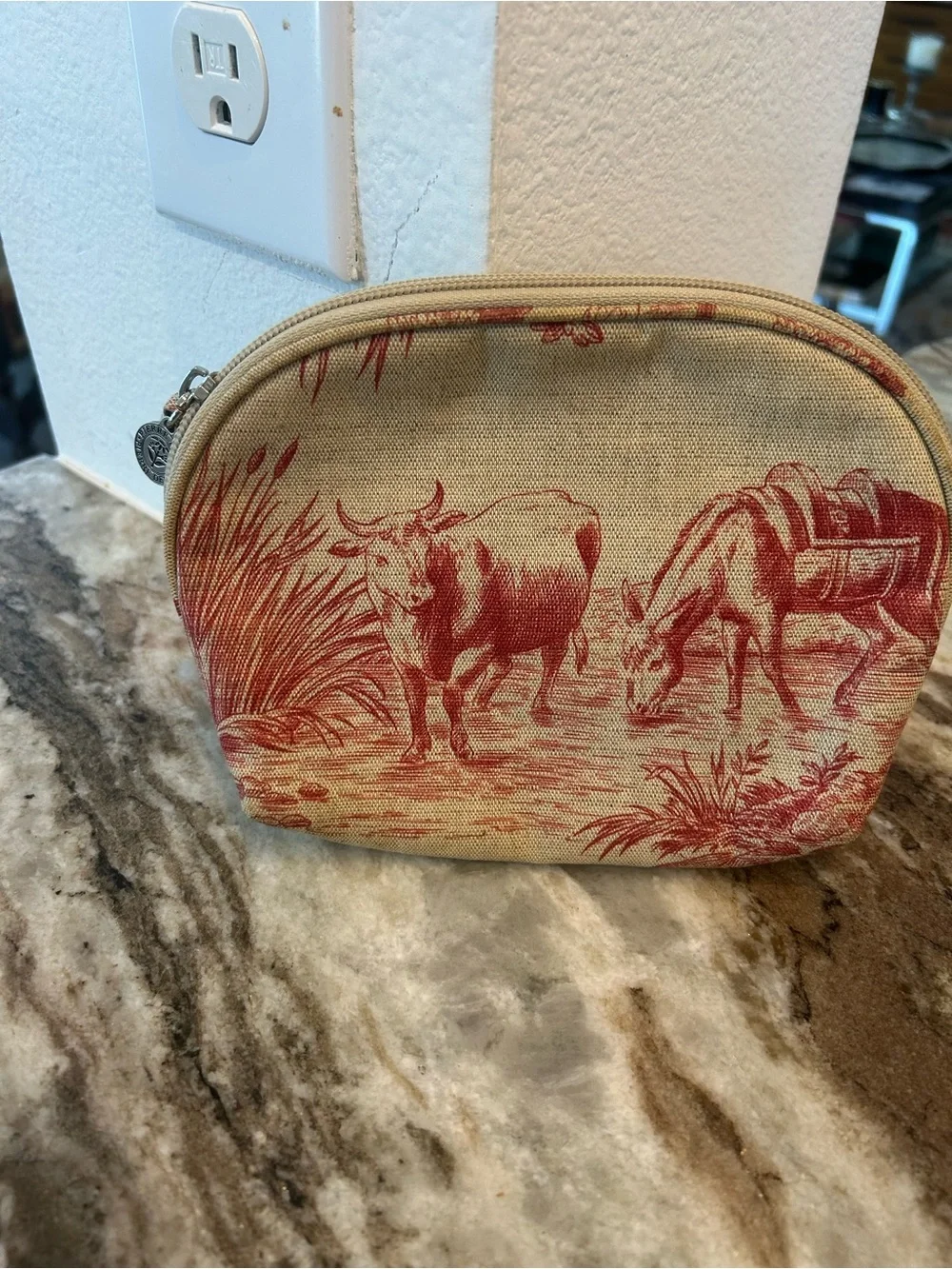 Vintage Pierre Deux toile Cosmetic Pouch  GUC